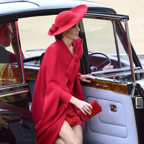 Kate je také velkou fanynkou sportu. Běhá a hraje tenis, což se odráží i na jejích vypracovaných nohou, které trochu nechtěně ukázala při listopadové návštěvě korejského prezidenta v Británii.