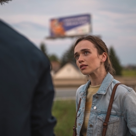 Herečka Alžběta Malá, představitelka Hany Vaňkové ze seriálu Smysl pro tumor.