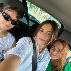 Miriam Chytilová se svými dcerami. 