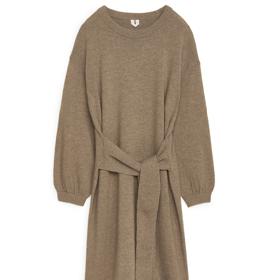 Šaty s přinechanou vázačkou, Arket, 1090 Kč