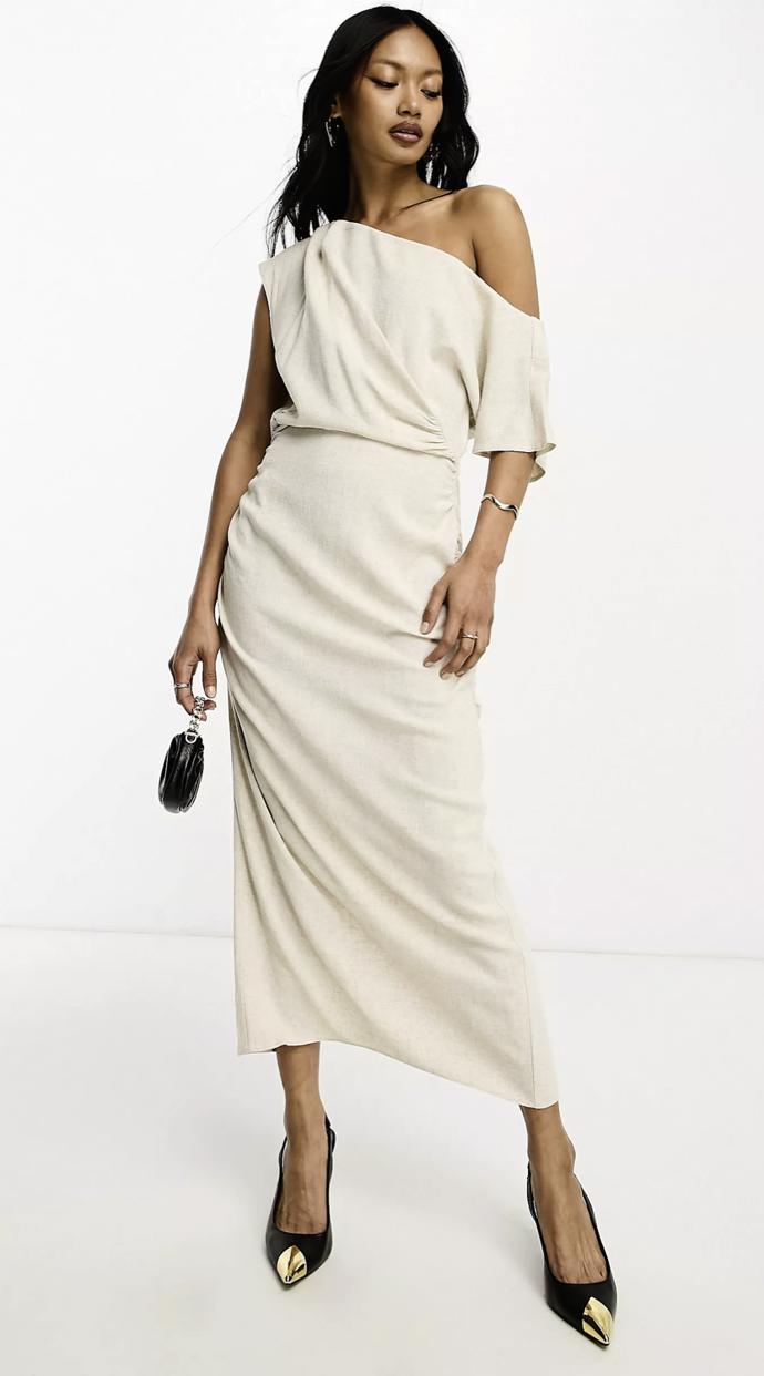 Pouzdrové šaty na jedno rameno, ASOS, 60 euro