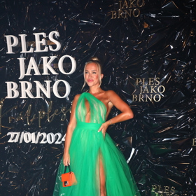 Nela se ráda ukázala.