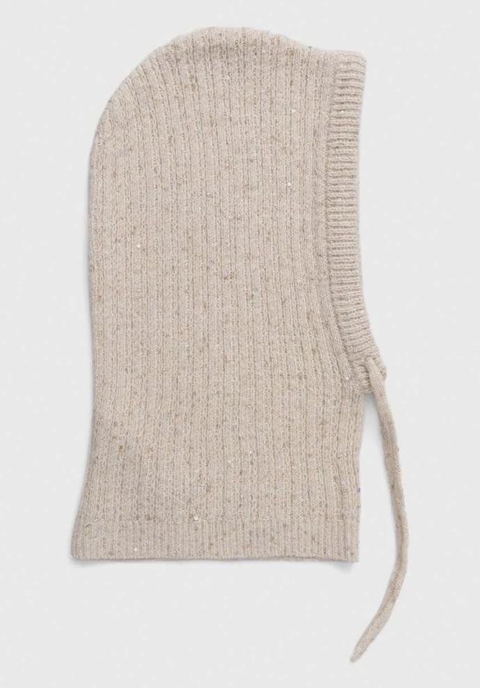 Kukla s flitry, Twinset, 1 599 Kč