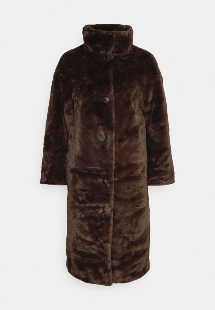 Vero moda, 1 990 Kč