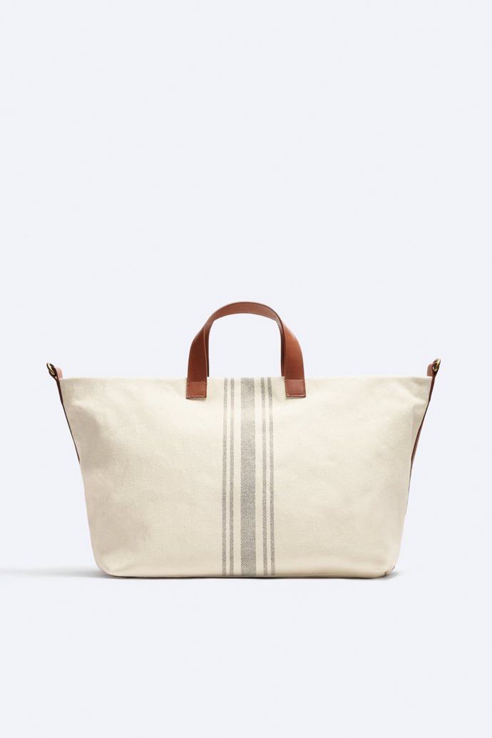 Plátěný shopper s koženými prvky, Zara, 1 399 Kč.