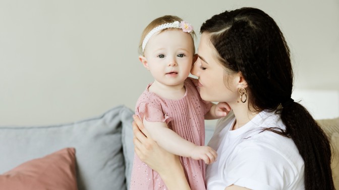 Anežka (33): Nedokážu dát šestiměsíční dceru z rukou. Bojím se, že se jí něco stane