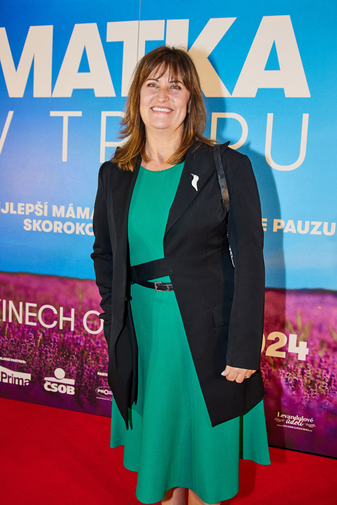 Zdeňka Pohlreichová zářila v zelených šatech dobrou náladou.