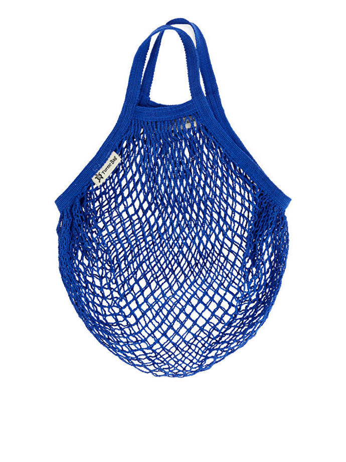 Klasická síťovka rozhodně není zatracována. nabízí ji mnoho běžných módních řetězců, třeba severská značka Arket v přepočtu za příjemných 249 Kč. A doručují i do Čech.