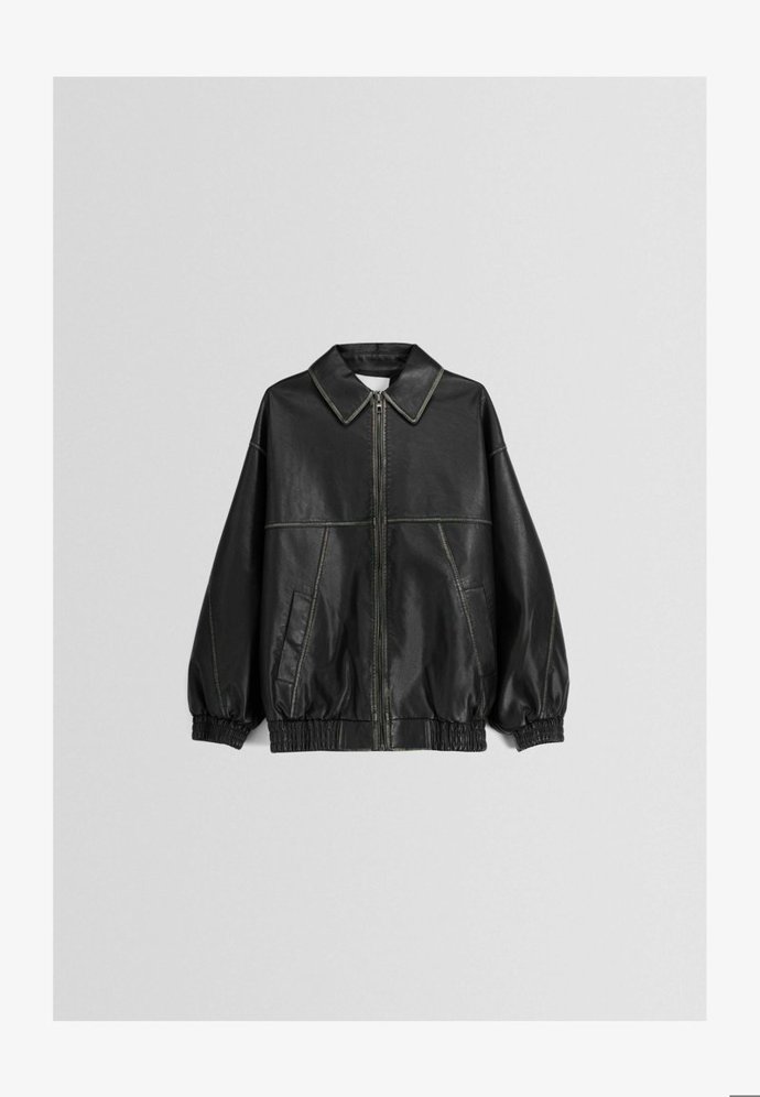 Bomber z ekokůže. Bershka, 1 199 Kč