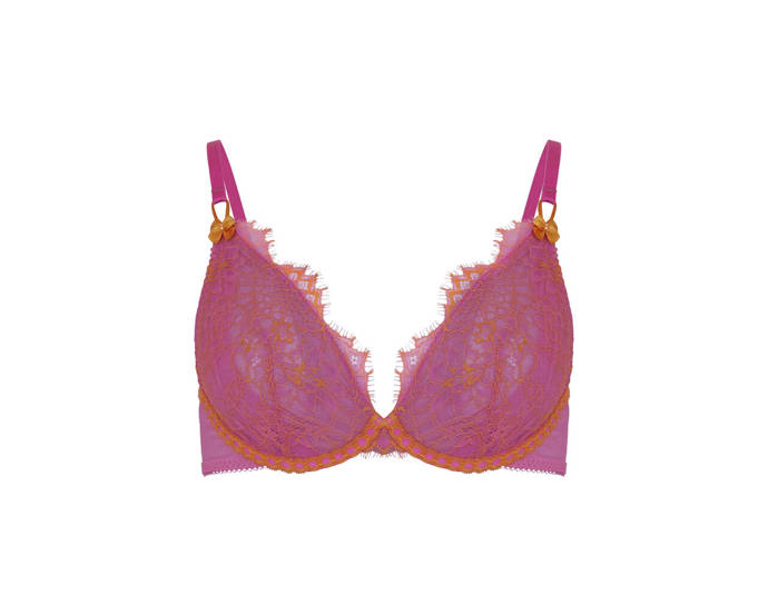 Líbivá je i kombinace odstínů. Střídmé prádlo Marks&Spencer zdobí krajkové prvky. (599 Kč)