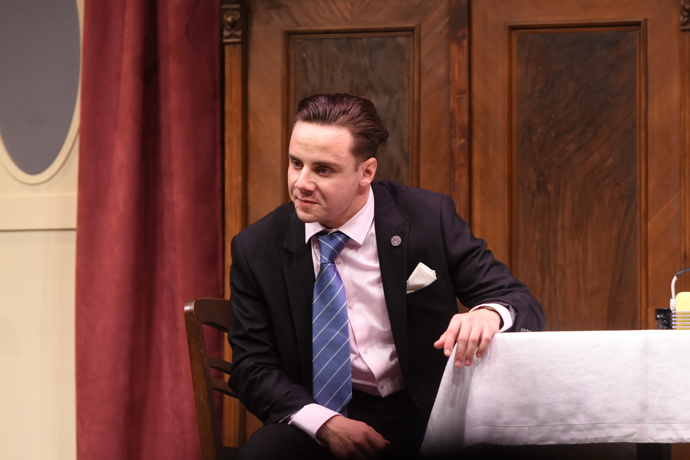 Antonín Holub hraje v Dobře rozehrané partii skutečně syna svého vlastního otce.