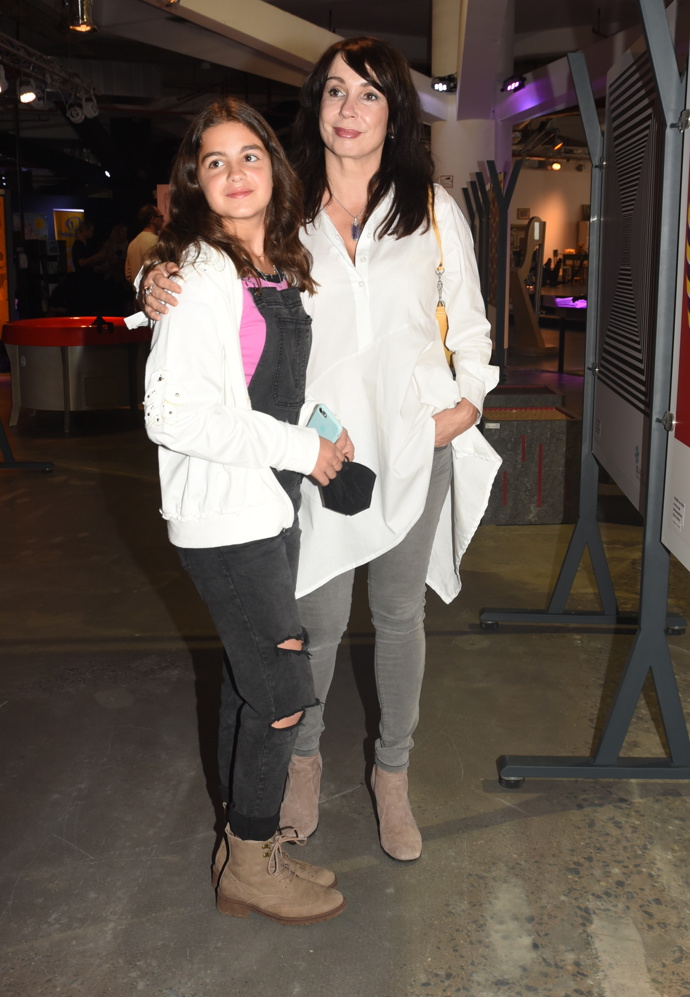 Nela Boudová s dcerou sladily svém ležérní outfity na jedničku.