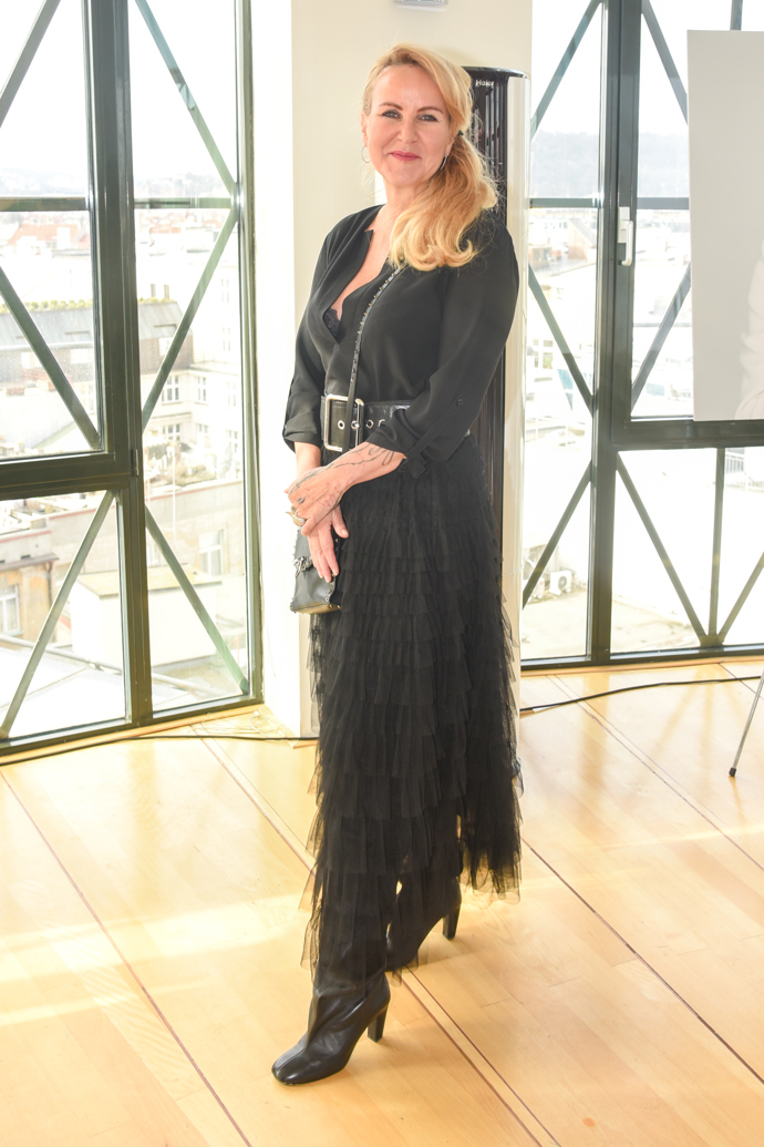 Vendula Pizingerová zapózovala v povedeném celočerném outfitu, který vybízí k inspiraci.