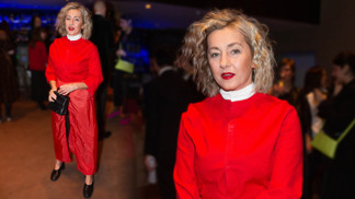 Slušivá výstřednost Vandy Hybnerové: Červeno-černá odvážná kombinace jí ubrala roky a přidala módní body