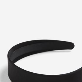 Elegantní široká čelenka ze saténu, H&M, 139 Kč