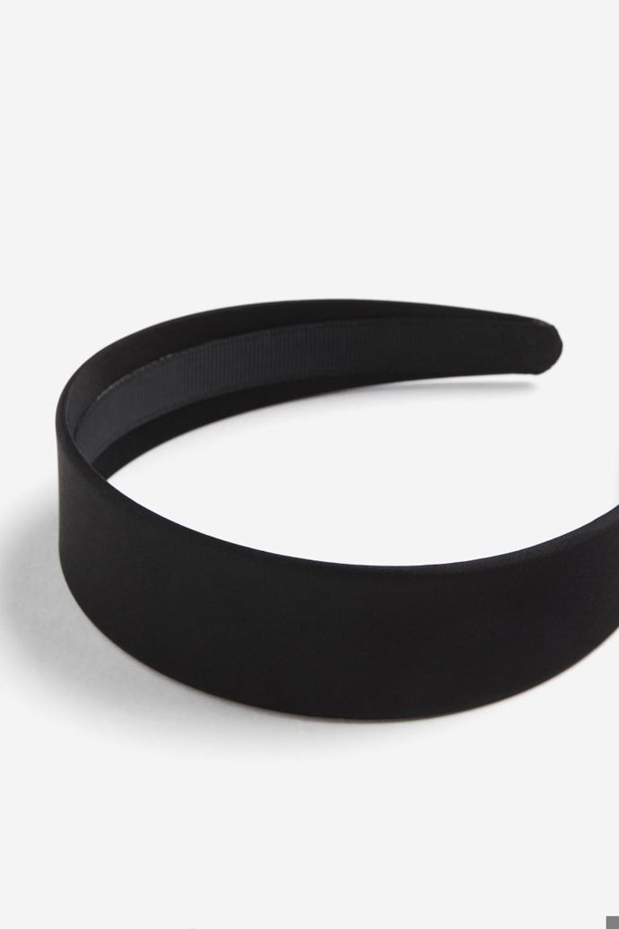 Elegantní široká čelenka ze saténu, H&M, 139 Kč