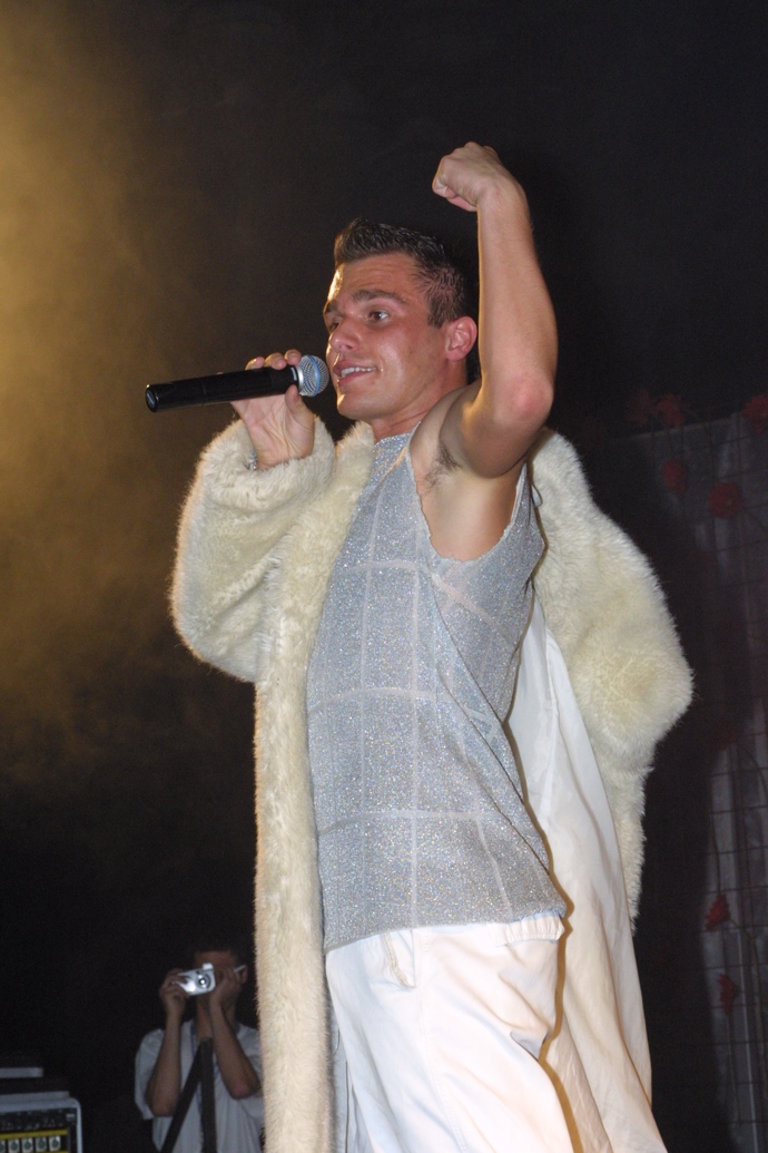 Nejslavnější hity Leoše Mareše byly Svalnatec nebo Lži jsou jako déšť.