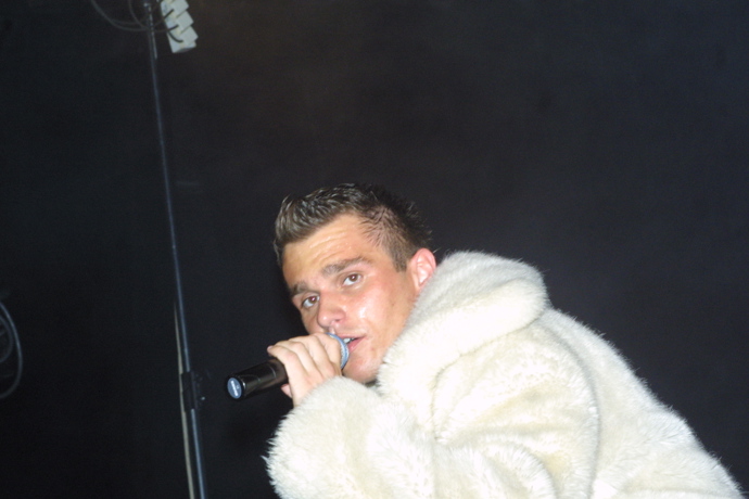 Mnohá dospívající slečna ho měla pověšeného na plakátu v dětském pokoji. 