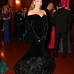 Na černou klasiku v nepřehlédnutelném střihu v minulosti vsadila třeba modelka Karolína Mališová.