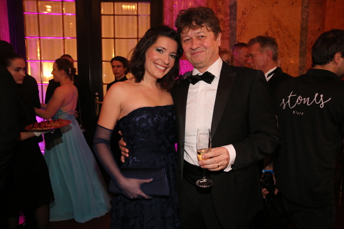 Romana Goščíková na ples dorazila s manželem Karlem Janákem.