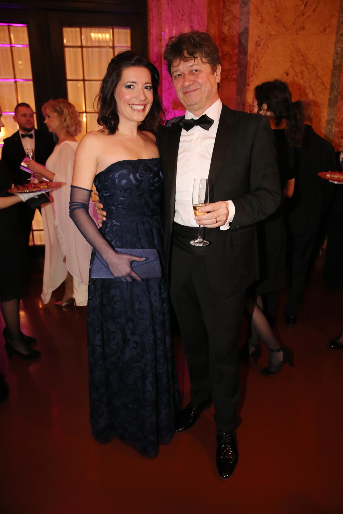 Romana Goščíková, manželka Karla Janáka, se texty učí ve fitku. 