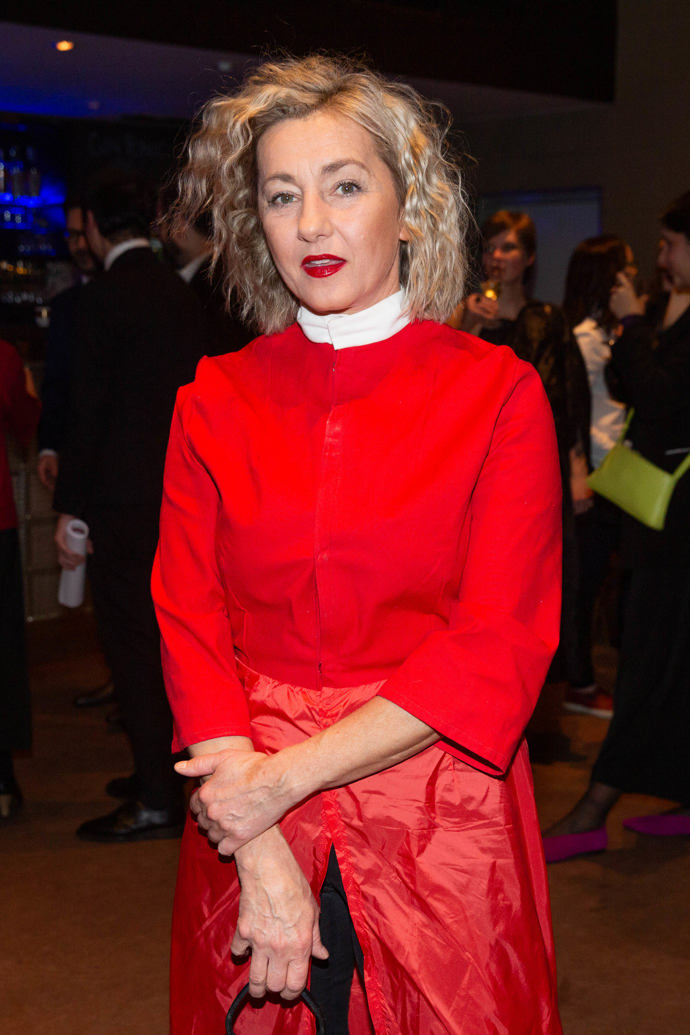 Vanda Hybnerová to nepřeháněla s doplňky ani líčením. Červená rtěnka ale jejímu outfitu dodala pikantní tečku.