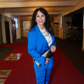 Herečka Nela Boudová má odvážný a inspirativní módní styl.