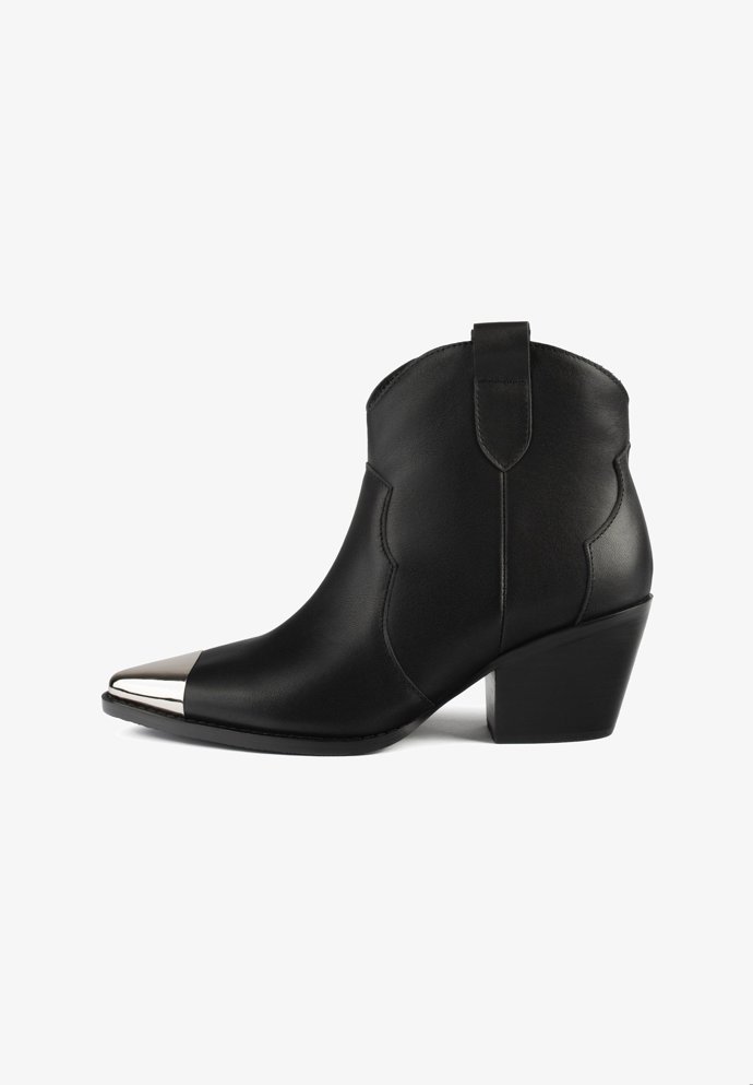 Jejich vyšší variantu najdete u značky L37 za 4 490 Kč.