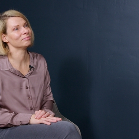 Julie Gaia Poupětová připouští, že po porodu mohou mít problémy se sexem nejen ženy, u kterých se to očekává, ale i muži. Třeba proto, že už je partnerka nepřitahuje kvůli fyzickým změnám. Období po porodu je tak rizikové z hlediska vzniku nevěry. A to nejen ze strany muže.