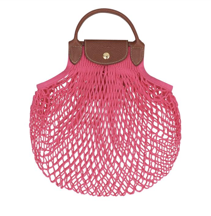 Ikonická síťovka značky Lopngchamp. Nestárne a nechybí v žádnén jejich kolekci. Menší variantu s koženými detaily pořídíte za 2 330 Kč.