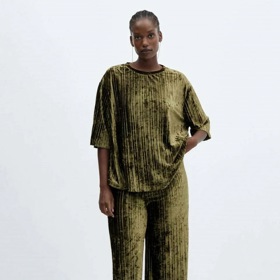 Ani samet není pro jablko vhodný. Sametové kalhoty, Mango, 899 Kč