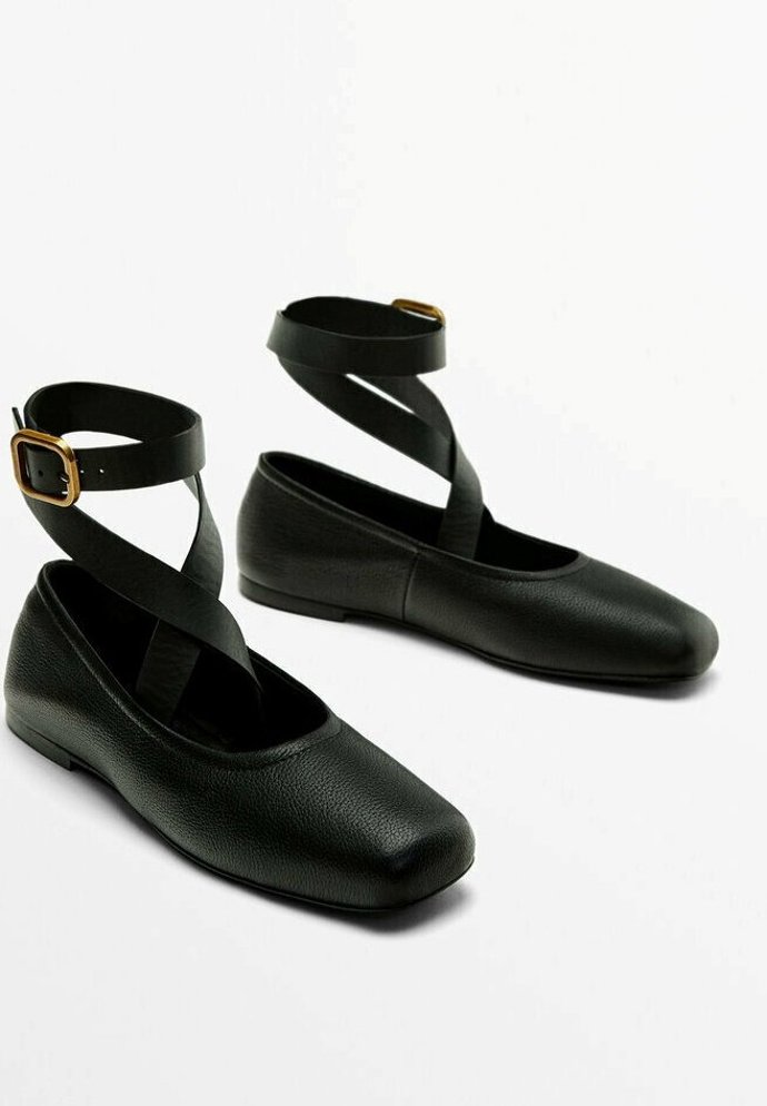 Špičky s dlouhými pásky, Massimo Dutti, 2 795 Kč