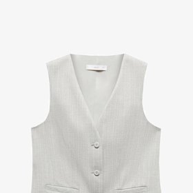 Vestičku v Mangu pořídíte za 999 Kč.