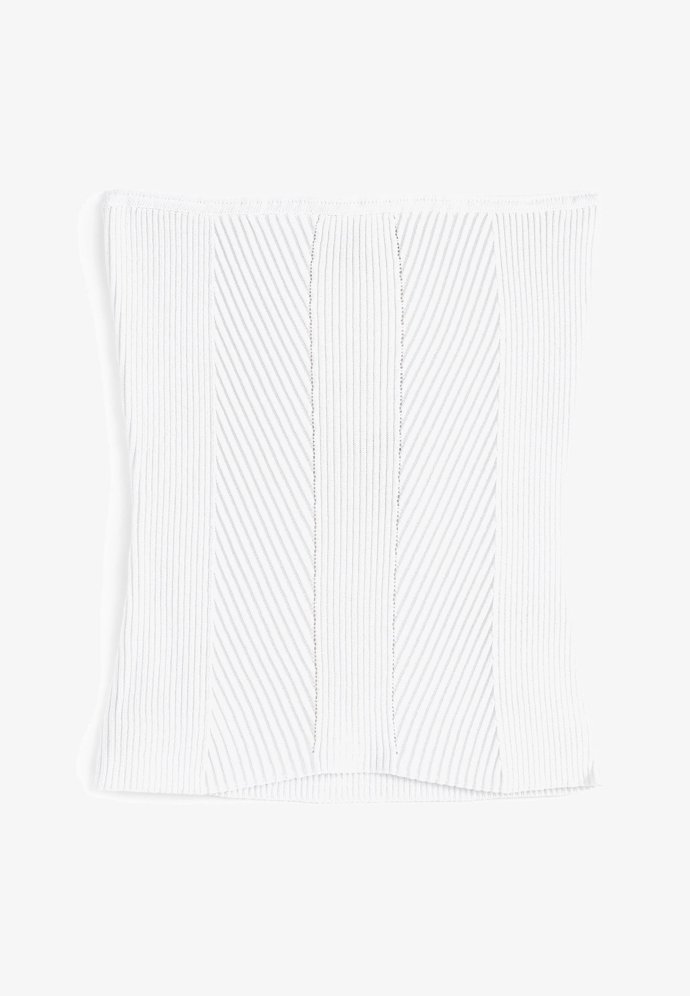 Podobný seženete také u značky Next. (860 Kč)