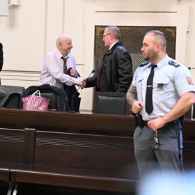 Advokát expředsedy vlády Eduard Bruna věří, že trestní senát pod vedením Jana Šotta jeho klienta opět osvobodí. 