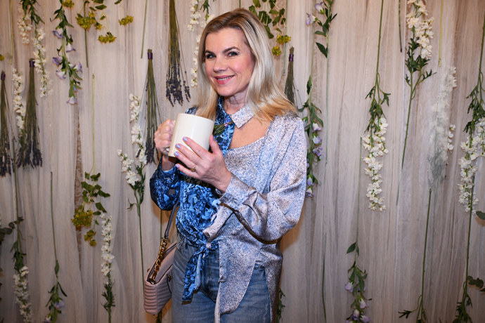 Leona Machálková si kvůli hlasivkám pořídila sonický inhalátor díky kterému inhaluje své oblíbené bylinky.