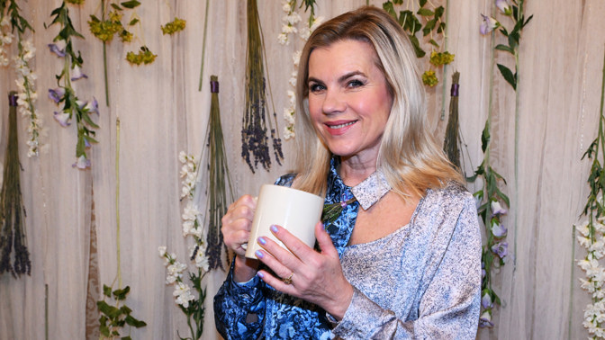 Leona Machálková (56) věří přírodní léčbě: Bylinkový odvar inhaluje a na blond vlasy vyživuje kokosovým olejem