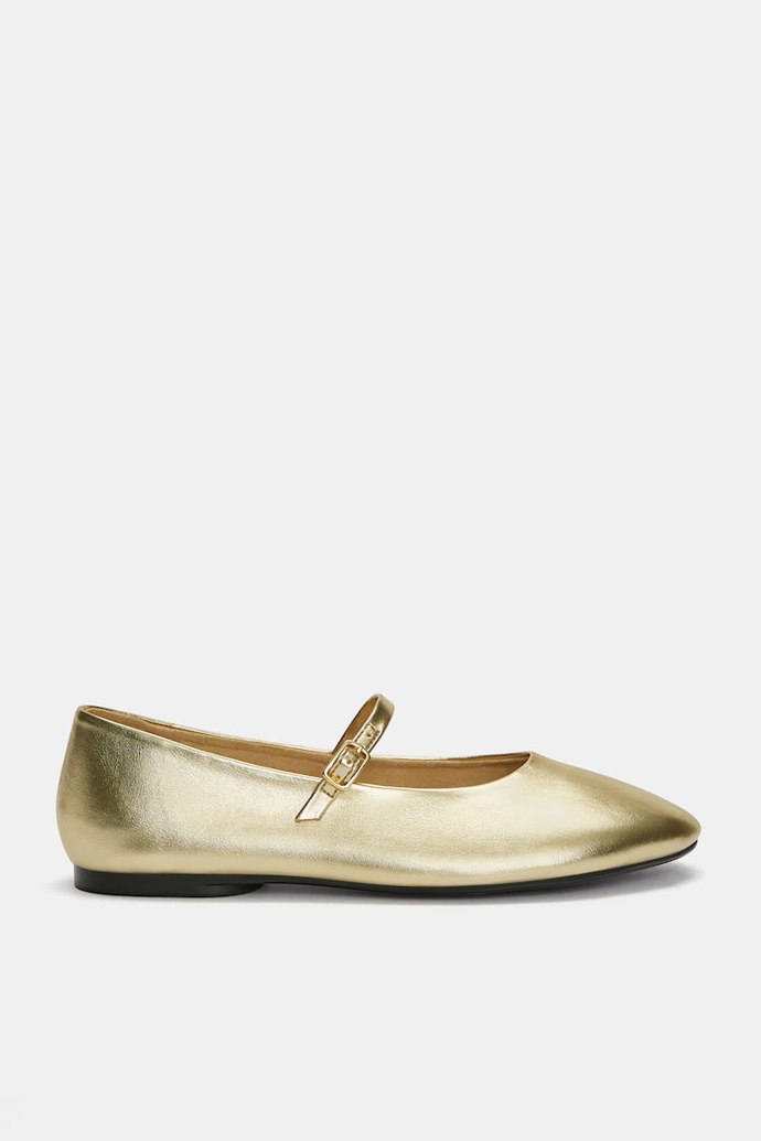 Zlaté baleríny, Pull&Bear, 699 Kč