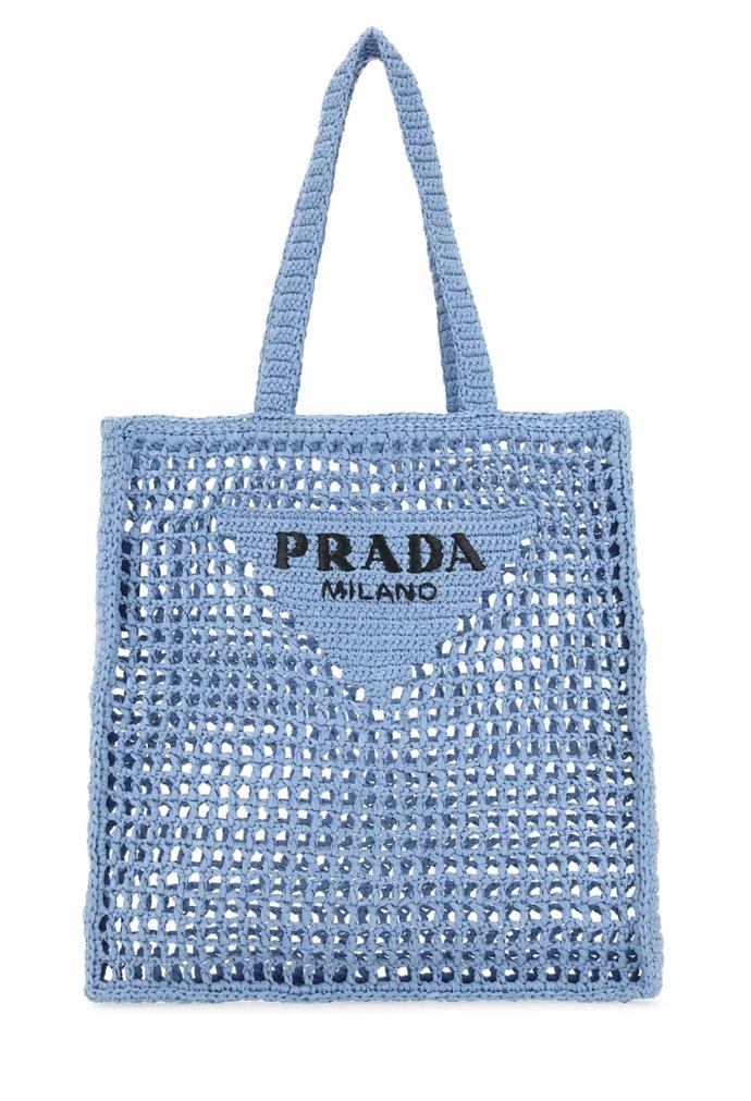 Háčkovaná síťovka Prada rozbouřila módní vody pár let zpět. Síťovkám ale otevřela cestu zpět mezi trendy. (Její cena se pohybuje kolem 40 tisíc korun)