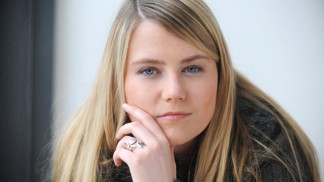 26 let od šíleného únosu Nataschi Kampusch: Sebevraždu Priklopila oplakala. O jeho dům hrůzy s láskou pečuje