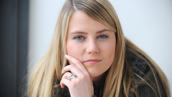 26 let od únosu Nataschi Kampusch: Sebevraždu Priklopila oplakala. Dům, kde ji věznil, si koupila