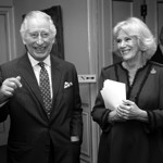 Má totiž na Karla prokazatelně pozitivní vliv. Dokáže ho rozesmát, uklidnit, být mu oporou v těžkých chvílích. A je naprosto loajální.