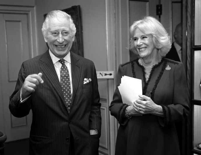 Má totiž na Karla prokazatelně pozitivní vliv. Dokáže ho rozesmát, uklidnit, být mu oporou v těžkých chvílích. A je naprosto loajální.