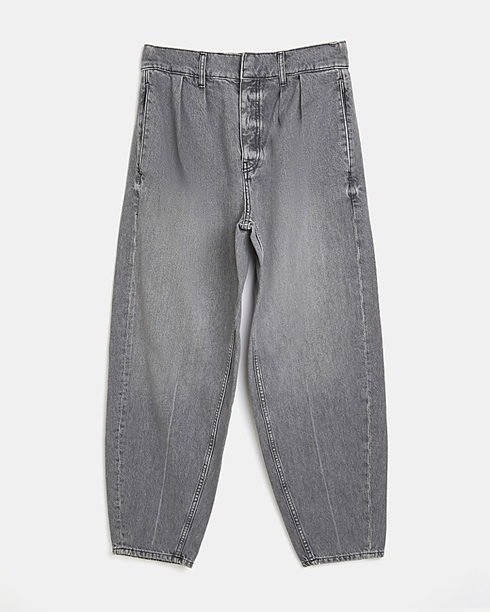 Široké nohavice sluší i dalším barevným odstínům denimu. (River Island, 619 Kč)