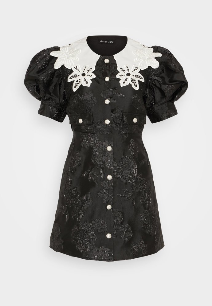 Brokátové šaty s impozantním krajkovým límcem, Suster Jane, 2 500 Kč