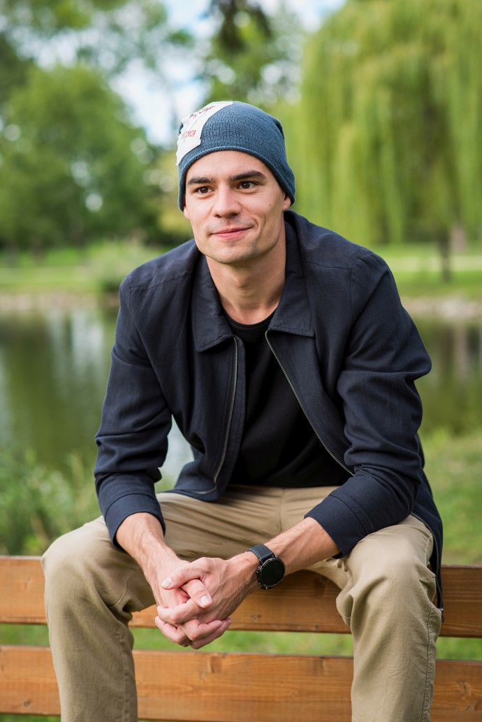 Smysl pro tumor vypráví příběh ambiciózního studenta medicíny Filipa Kaliny. 