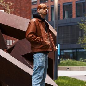 Martin Husár je talentovaný umělec, divákům reality show Survivor chce dokázat, že se umí bít.