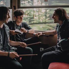 Daniel Horečný, Milan Lorenzo Koritják a Fedir Kis v komedii Mimořádná událost.