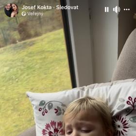 Josef Kokta se doma stará o tři děti, malý Sven je navíc nemocný.