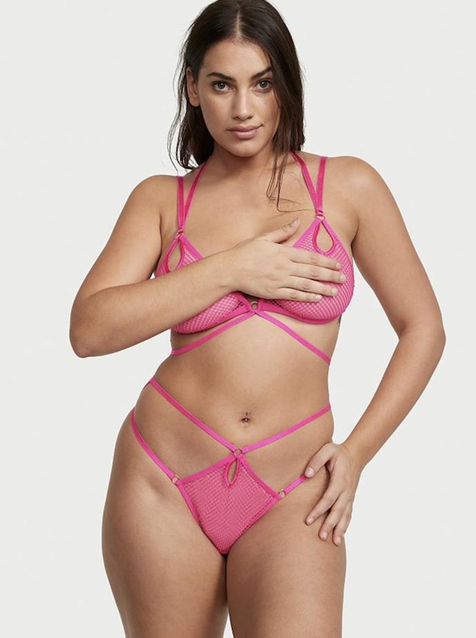 Nebo jej může tvořit jen sestava rafinovaných proužků. (Victoria's Secret,  2 000 Kč)